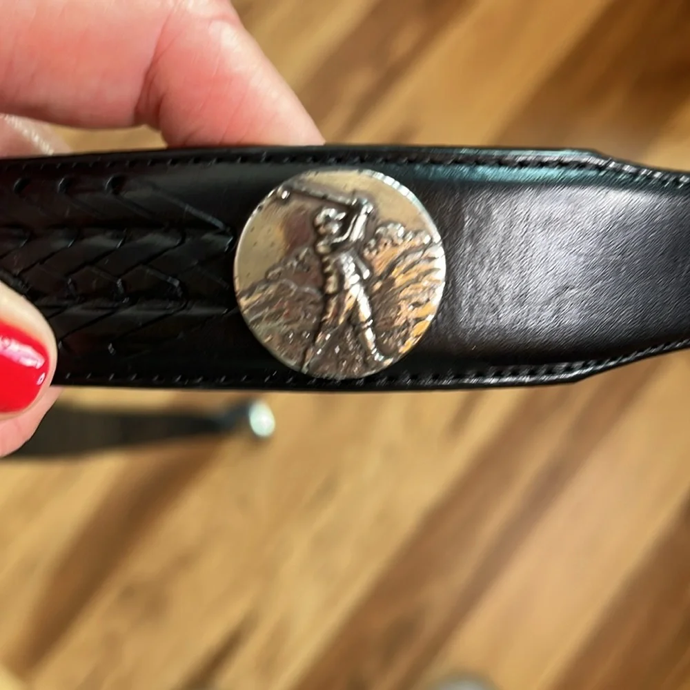 ONYX BY BRIGHTON Mens Leather Braided Belt Golf Scene Medallions Silver Buckle